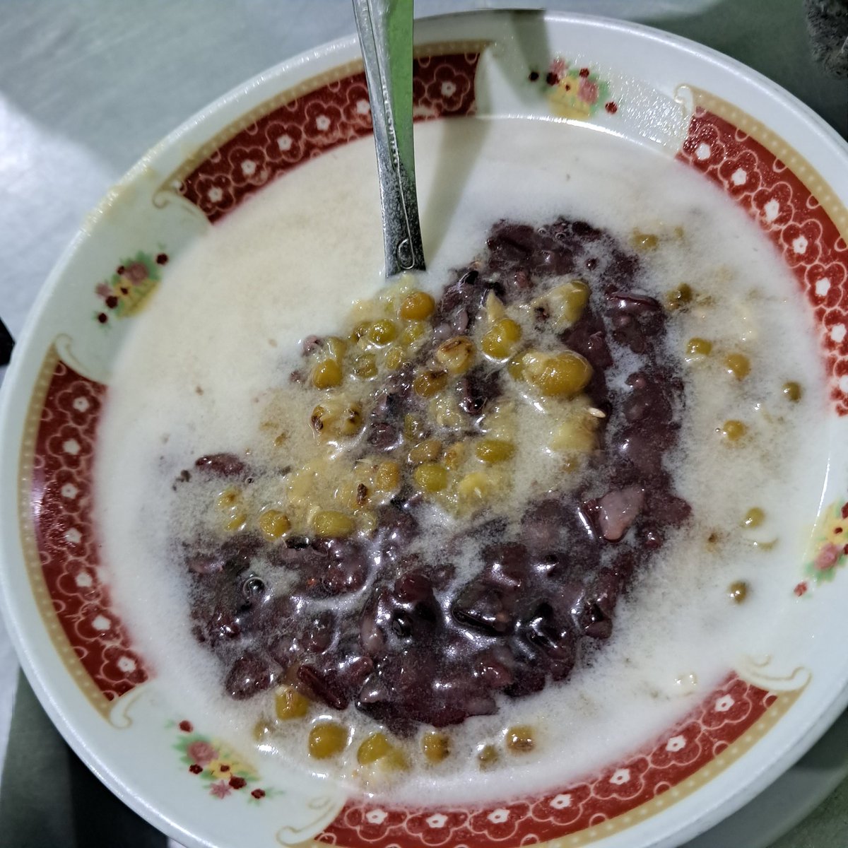 husnaarf's tweet photo. Recalling childhood memories : burjo murni https://t.co/1RhxtfbZH5