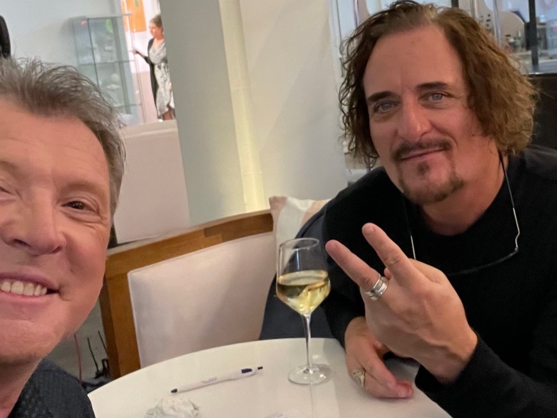A big shoutout to @KimFCoates in #RVA for the @RVAFilmFest 
His movie @doubledownsouth is part of the action.
Thanks Kim for taking time out to talk with me about Civil War History, RVA food, your career and much more.
#gooddude #SonsOfAnarchy #history #acting #movies @CBS6