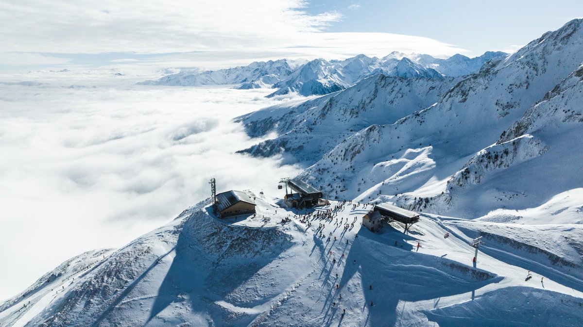 Aller, encore un peu de patience avant que le paysage ne se transforme !
Même vue, mais des émotions différentes à chaque saison. Il nous tarde de voir la vie en blanc, pas vous ? ❄️
#altiservice #saintlary #tourette #vue