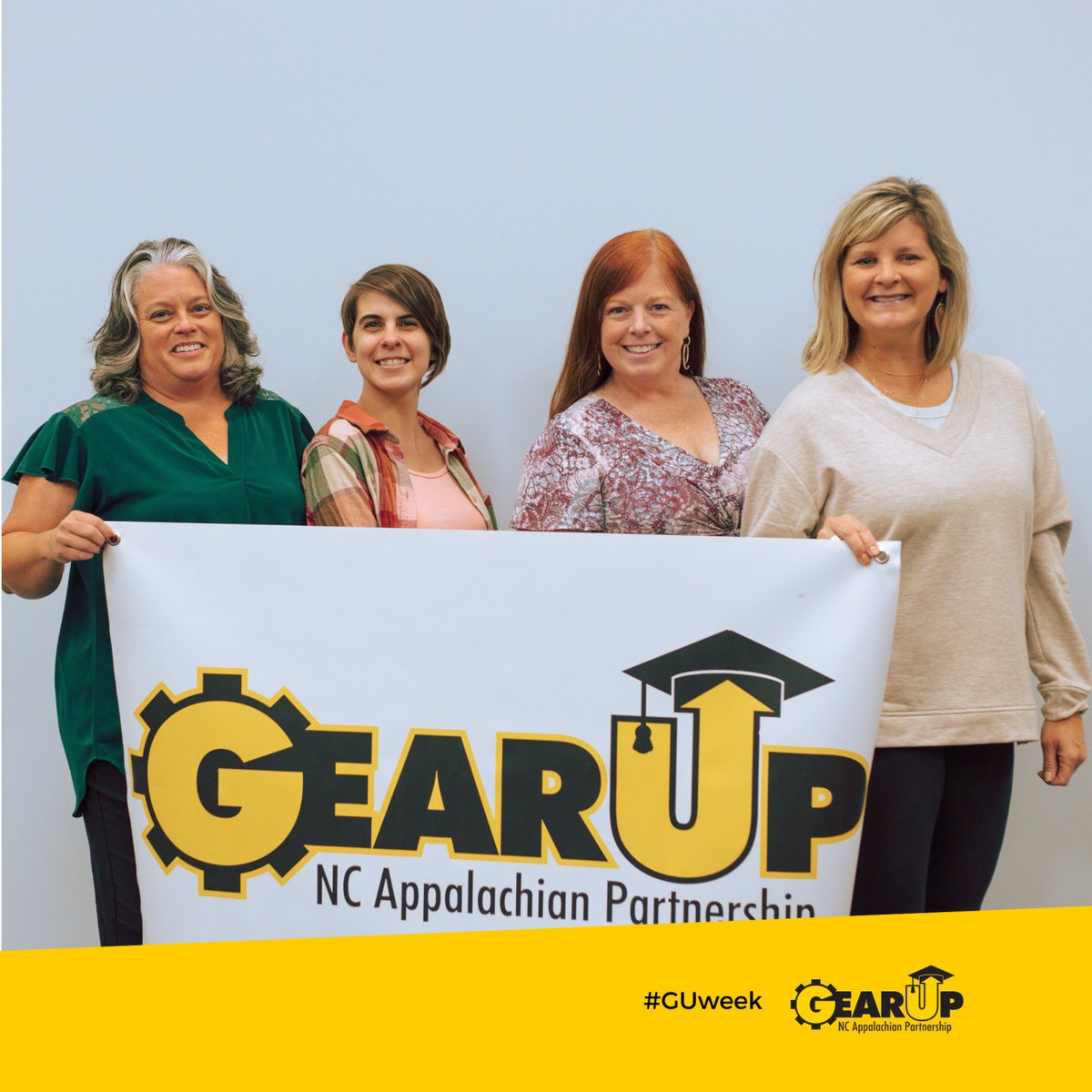 🙌 Let's give a shoutout to our amazing GEAR UP team, coordinators, mentors, and educators who make a difference in our student's lives every day! Thank you for your dedication and commitment to shaping a better tomorrow. 
#Thankyou #AppalachianState #GUWeek #GEARUPworks