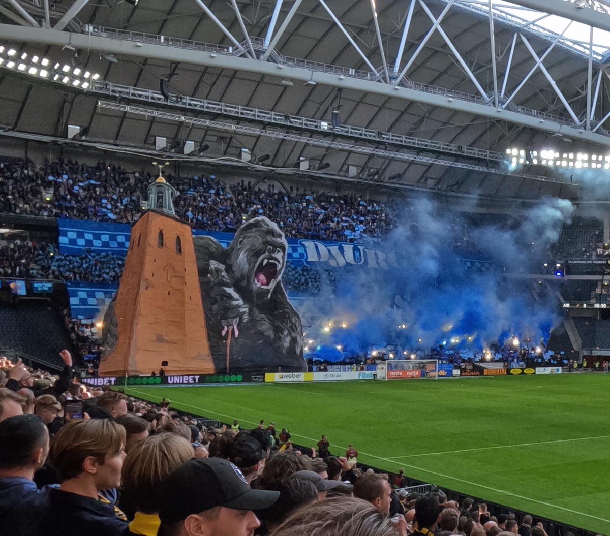 HFV_2021's tweet photo. AIK - DJURGÅRDEN: Stockholmsderby in pictures
Part 1/2 ⚫️🟡 💥 🟡🔴🔵

#aik #dif #gnaget #djurgården #allsvenskan #stockholmsderby #derbyt #svenskfotboll #swedishfootball https://t.co/G2xRBaeNxD