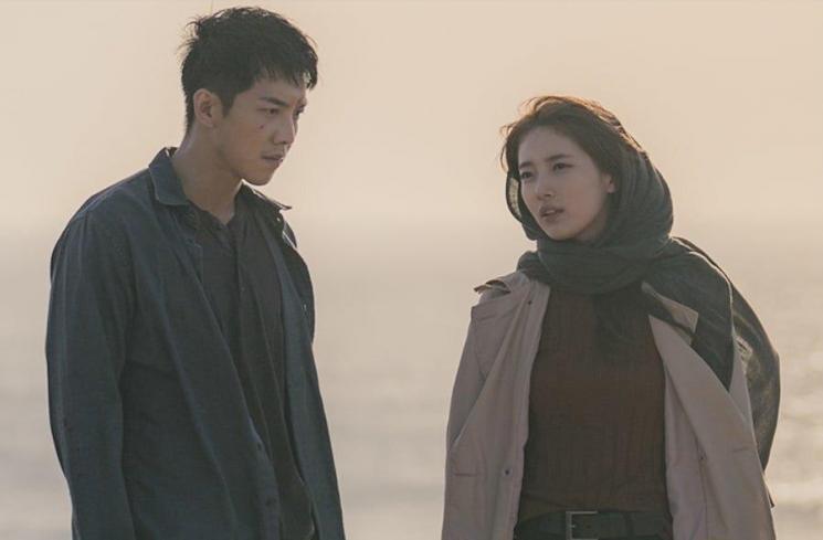 DramasKing00's tweet photo. Si no lo han visto aun, háganlo, no se arrepentirán.
#Vagabond #Netflix #kdrama #BAESUZY #Suzy #LeeSeungGi #DramasKing https://t.co/CtUj2kJZFP