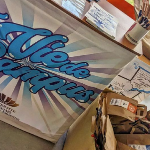 bureims's tweet photo. Aujourd'hui, #TVDC fait étape à @VilledeTroyes ! Les BU de Troyes font coup double, avec des prêts surprises pour Ta Vie De Campus et une sélection de livres sur le développement durable pour la semaine européenne du développement durable. https://t.co/eXuvH67hHZ