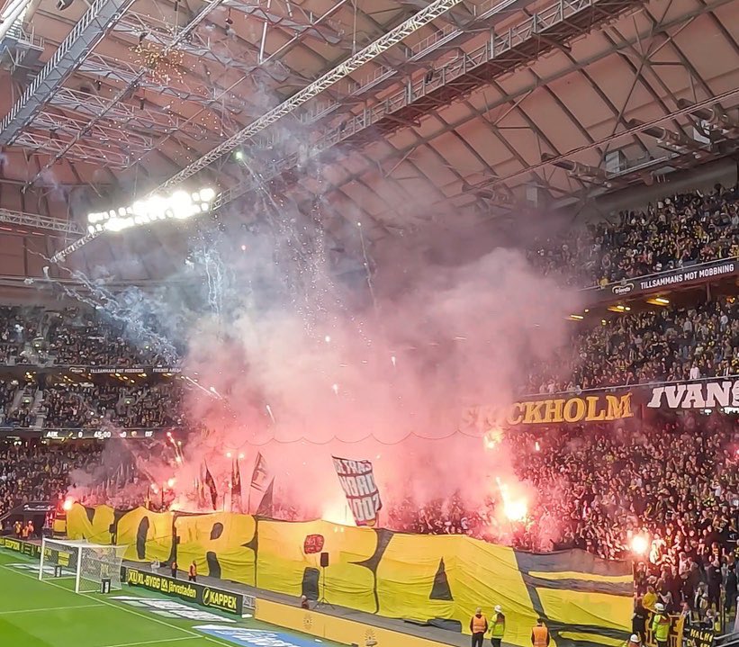 HFV_2021's tweet photo. AIK - DJURGÅRDEN: Stockholmsderby in pictures
Part 2/2 ⚫️🟡 💥 🟡🔴🔵

#aik #dif #gnaget #djurgården #allsvenskan #stockholmsderby #derbyt #svenskfotboll #swedishfootball https://t.co/xD48WAoDTb