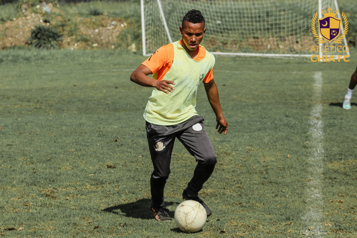 atletico_chia's tweet photo. Miércoles 💛💜
.
.
#atleticochia #chiafc #chia #futbolbogotano #futbolcolombiano #difutbol #dimayor #fuerzachia #felizdomingo #futbol #futbolaficionado #futbolamateur https://t.co/9rs2g3Wmij