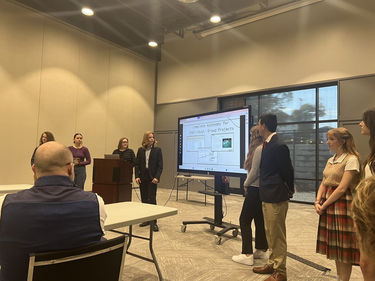 South Oldham High students presenting the Deeper Learning Competencies they actively experience in Stats 2 for OVEC superintendents! Go Dragons! <a href="/MelissaWoosley/">Melissa Woosley</a> <a href="/OVECkyed/">@OVECky</a> @TeamOldhamSuper <a href="/DrDylanSmith/">Dylan Smith, Ed.D.</a>