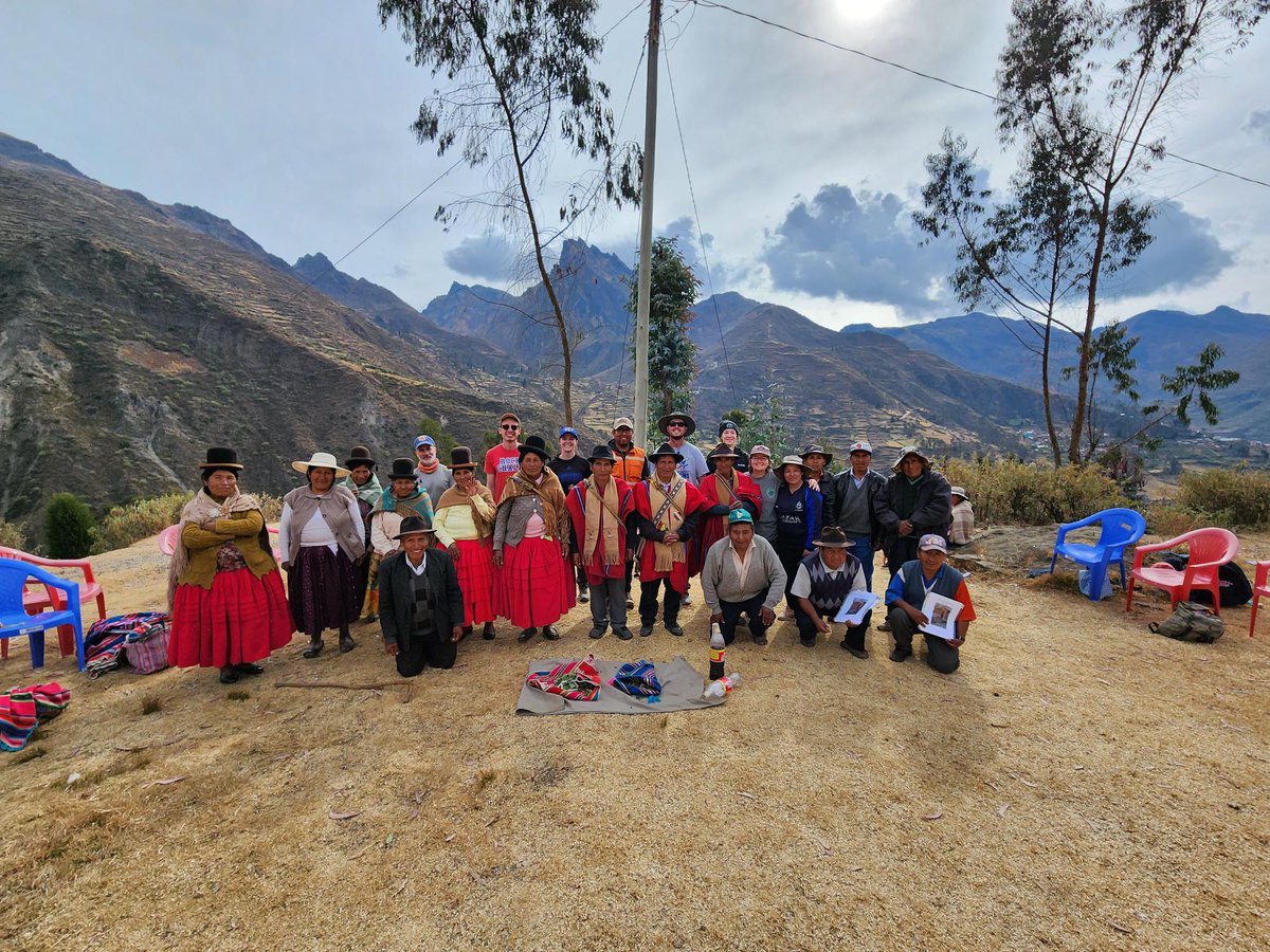 _ASerrano's tweet photo. One of @Black_Veatch's #ProjectManagers recently went to Bolivia to offer his expertise as an #engineering mentor for a @UnivOfKansas Without Borders team!

Together, they installed composting latrines and solar showers, enhancing living conditions for members of the community. https://t.co/YaqRa6WbhR