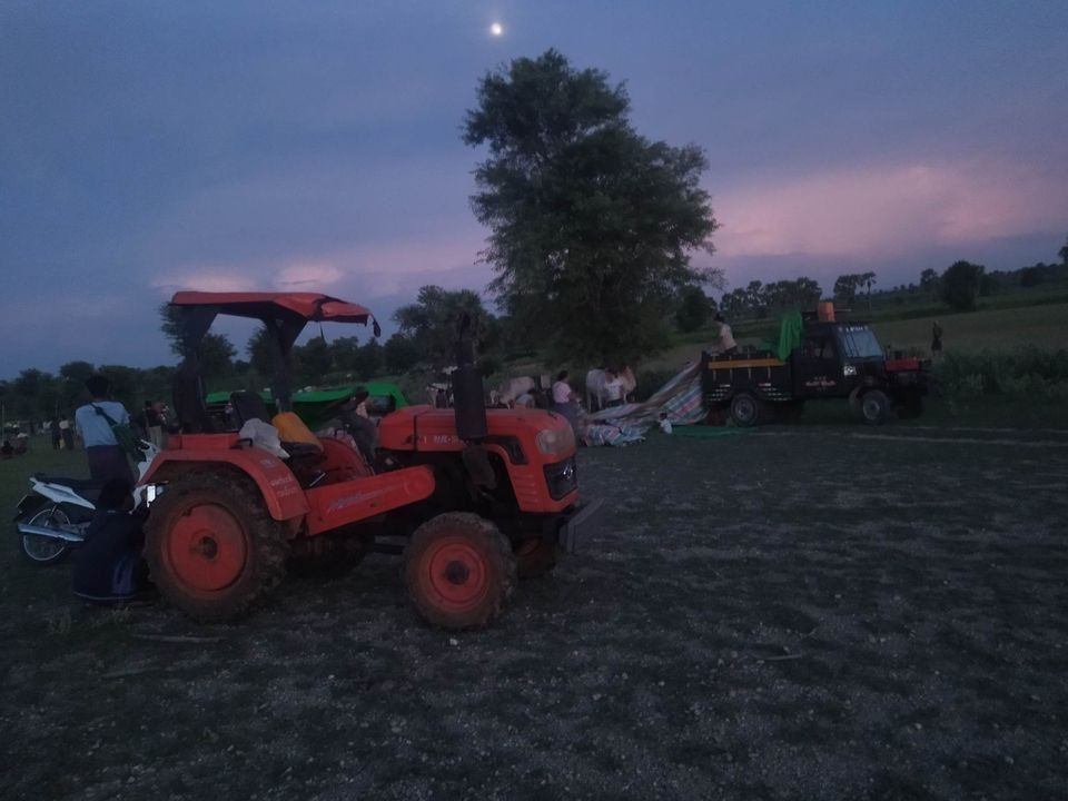 zawmoethant71's tweet photo. The soldiers of #SAC raided the village of #Kaing in S/east of #Myaine Twp on 04:00 am,arrested some villagers,& still camp inside village & the locals from villages of nearby had to avoid war on overnight.
https://t.co/Mc0jZju7a4
#2023Sep27Coup
#WhatsHappeningInMyanmar https://t.co/CqWFXPUM67
