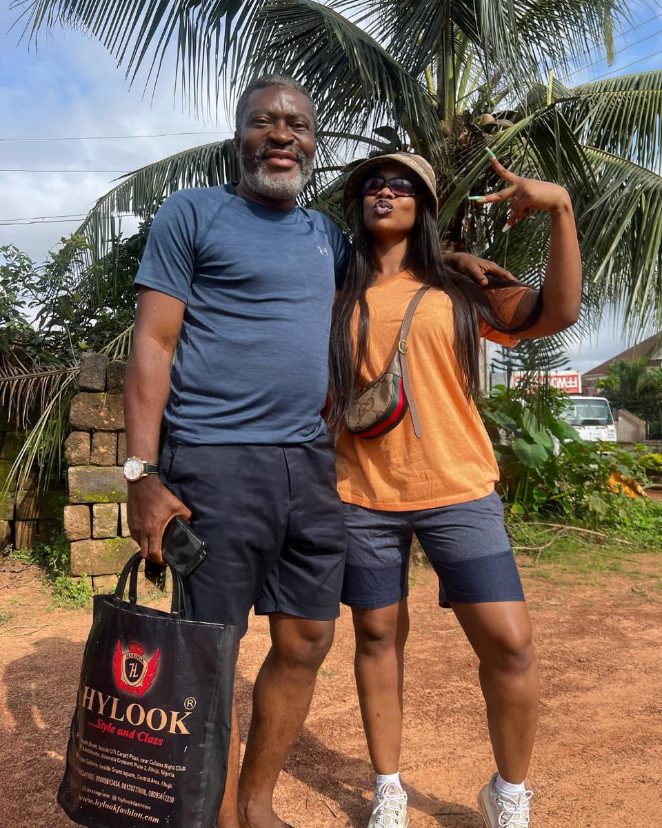 legitngnews's tweet photo. Tacha shares photos as she links up with Kanayo O Kanayo and auto on a movie set.
The reality star, entrepreneur, OAP and now Nollywood star is an all round talent👏👏
What do you admire most about her?
📸: @symply_tacha (Instagram)
#legitng #legitposts #symplytacha #wednesdaymotivation