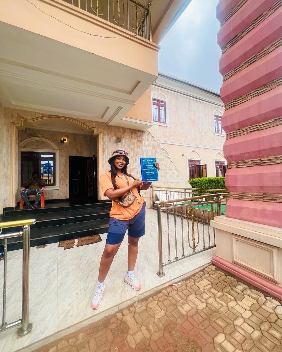 legitngnews's tweet photo. Tacha shares photos as she links up with Kanayo O Kanayo and auto on a movie set.
The reality star, entrepreneur, OAP and now Nollywood star is an all round talent👏👏
What do you admire most about her?
📸: @symply_tacha (Instagram)
#legitng #legitposts #symplytacha #wednesdaymotivation