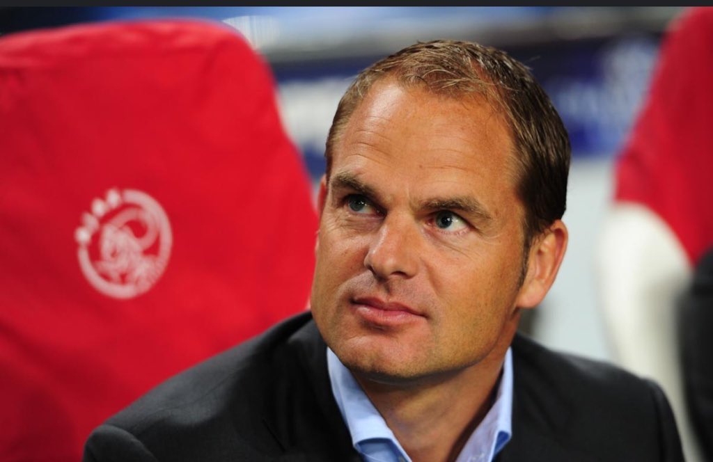 dj_siem's tweet photo. Gekkenhuis binnen Ajax, jij bent de enige die dit deze eeuw heeft meegemaakt. Je bent de enige die bewezen heeft dit aan te kunnen. Kom uit die zandbak, pomp jezelf op, doe het nog 1x (of weer 4 🏆). Fuck het cynisme naar jou. #steinout #frankback https://t.co/bWUCZipcGT
