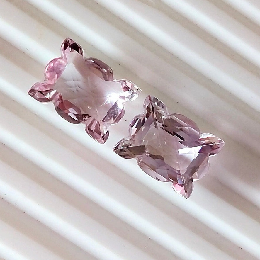 MantriSanju's tweet image. Exited to share the latest addition to my etsy shop
Flower cut Levender pink Amethyst fancy pair for earrings jewelry.
#fancyamethyst #fancyjewelry #gemstoneearrings #naturalamethsyt #LeoTrailer #WorldTourismDay #etsycoupon #etsygifts #etsysale #Bitcoin krishnagemsbyshweta.etsy.com/listing/156178…