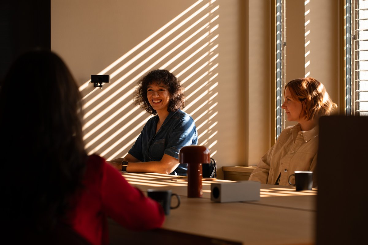 Exciting news! Huddly® Director™ is now available for small, medium, and large spaces with Huddly S1, Huddly L1, and Huddly Crew. Discover this game-changing AI experience that edits your meetings in real time for optimal engagement and communication:

huddly.com/news/huddly-di…