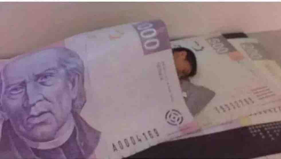 Guarromantico_'s tweet photo. Cuando dices: “Dormí bien rico. https://t.co/LEz1W80d6A