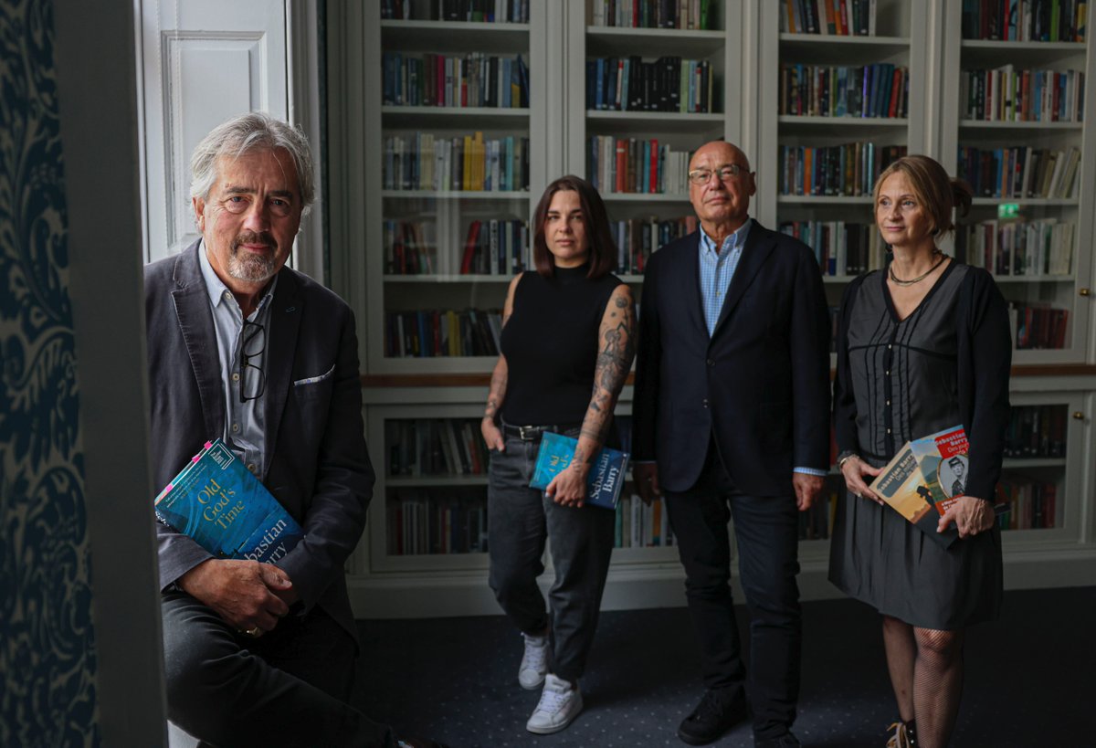 We were delighted to welcome #SebastianBarry to Trinity last night to celebrate European Day of #Languages. The complicated art of translation was discussed by the author and three of his translators at a @TCLCTdublin event as part of #TcdAHFest.📚📚📚

tcd.ie/news_events/ar…