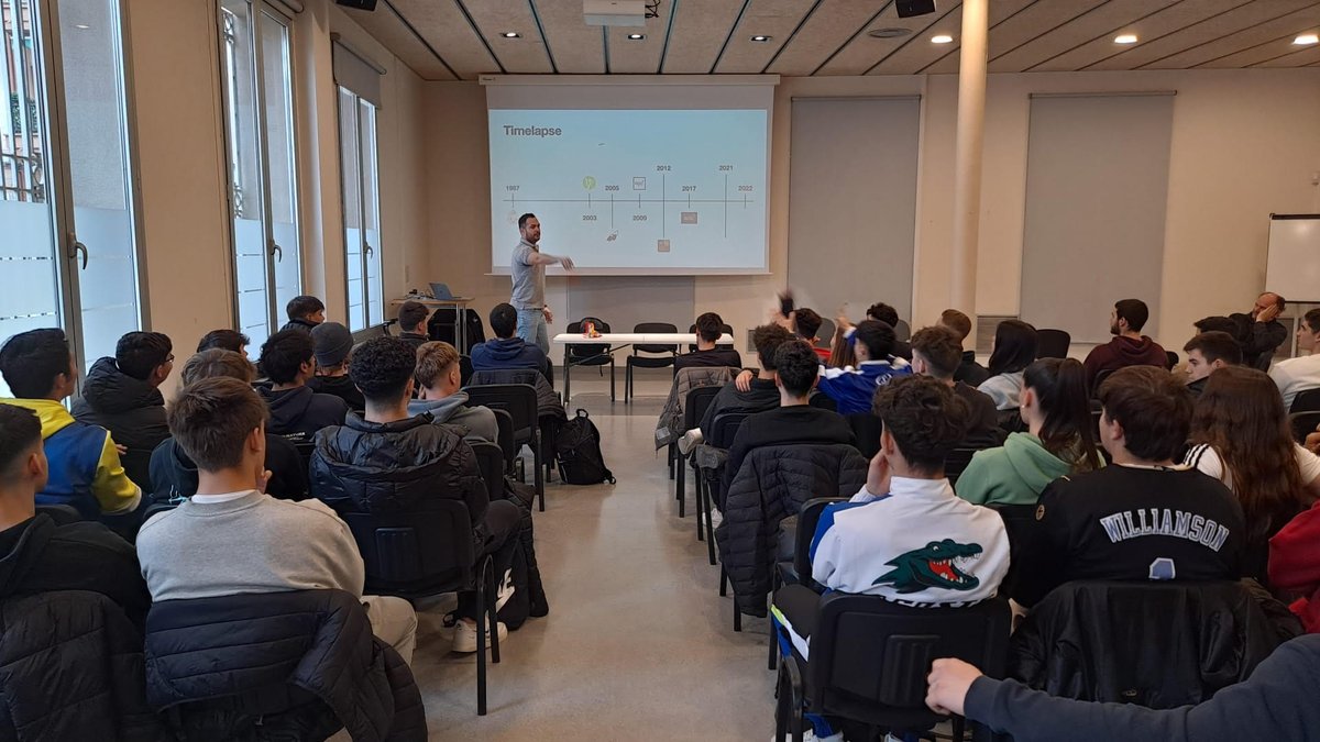 Fundació BCN FP (@fundaciobcnfp) on Twitter photo #PlaMesuresInnovacióFP
El projecte T-WEEK de l'<a href="/FPescolapiaMat/">FP Escola Pia Mataró</a> consisteix en organitzar una jornada tècnica adreçada als estudiants de GS dels cicles formatius de l'escola per tal de visibilitzar el sector professional de cadascuna de les famílies professionals del centre🙆♀️‼️ #PlaMesuresInnovacióFP
El projecte T-WEEK de l'<a href="/FPescolapiaMat/">FP Escola Pia Mataró</a> consisteix en organitzar una jornada tècnica adreçada als estudiants de GS dels cicles formatius de l'escola per tal de visibilitzar el sector professional de cadascuna de les famílies professionals del centre🙆♀️‼️
