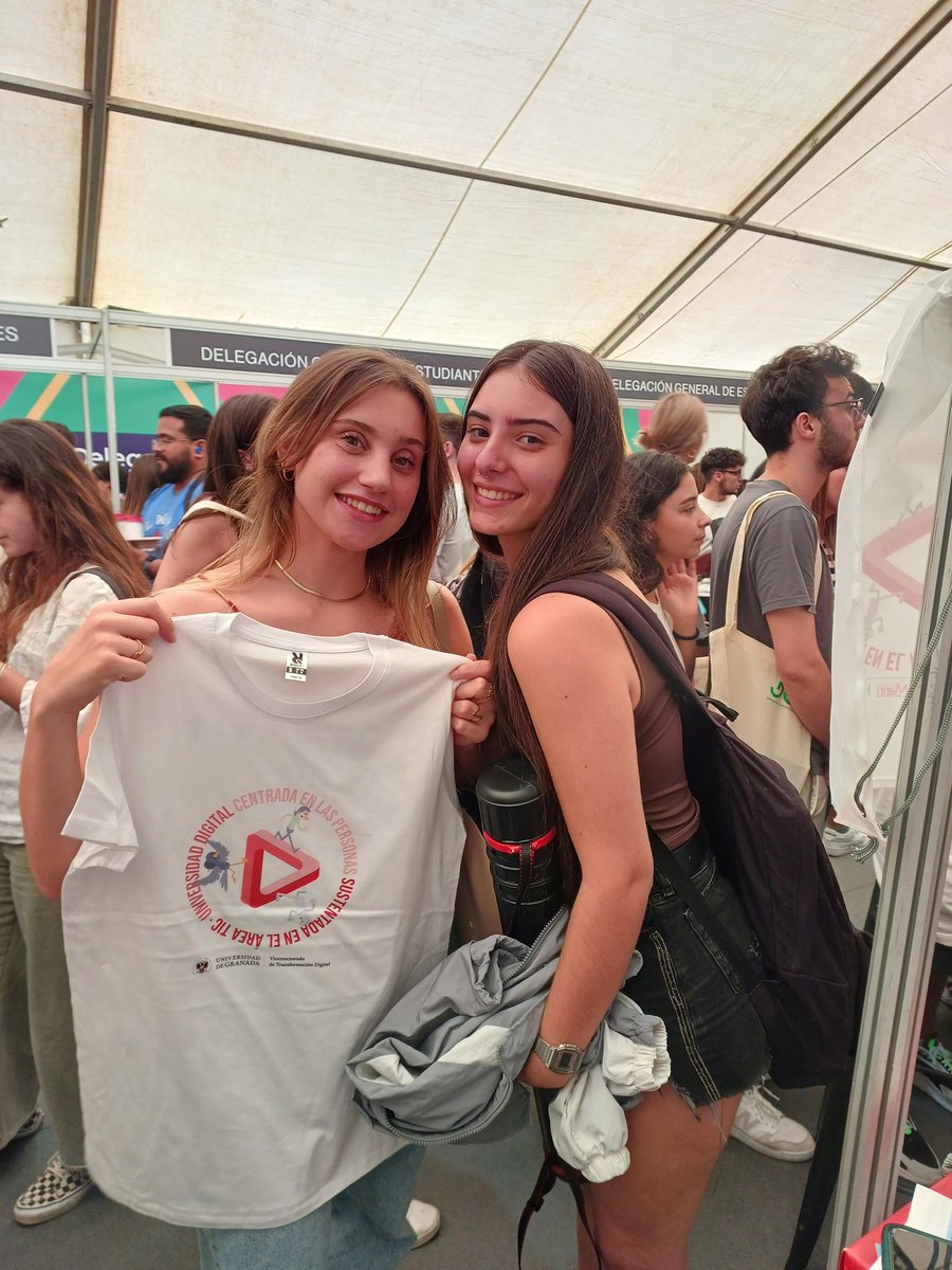 csircugr's tweet photo. Mañana súper aprovechada #gracias #Estudiantes #ugr #jjrr23 #csircugr #osl #ceprud #regalos #jornadas https://t.co/XdCikja7qH