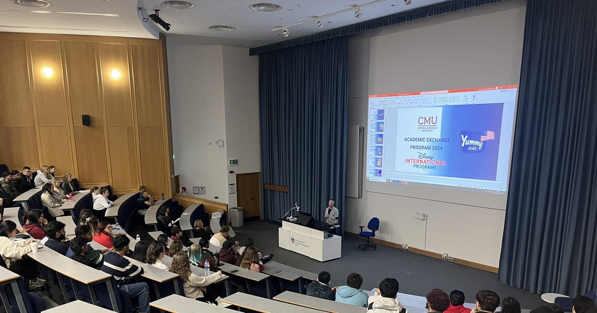 Wow 🤩 what a welcome back for our returners 🍕🎂-  @THE_UCLan @UCLanBusiness thanks to the CEO and founder of <a href="/yummyjobs/">Yummy Jobs</a> Jason for  presenting the opportunities available for our students 🙌🤩👌 #wearenumberone <a href="/MarkFairhurst3/">Mark Fairhurst</a> <a href="/Steven_Rhoden/">Professor Steven Rhoden</a> #HappyWorldTourismDay