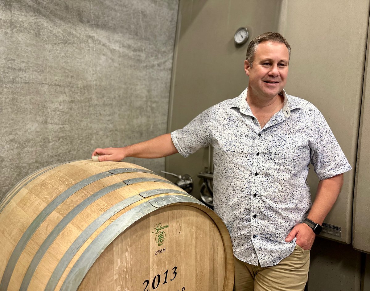 Conversations with winemaker Ross Wise @BlackHillsWine are always enlightening, educational & fun. On our most latest visit we discussed everything from #climatechange to the current vintage to his new co-winemaker: tinyurl.com/yavrd32m
#wine #winelover #bcwinechat