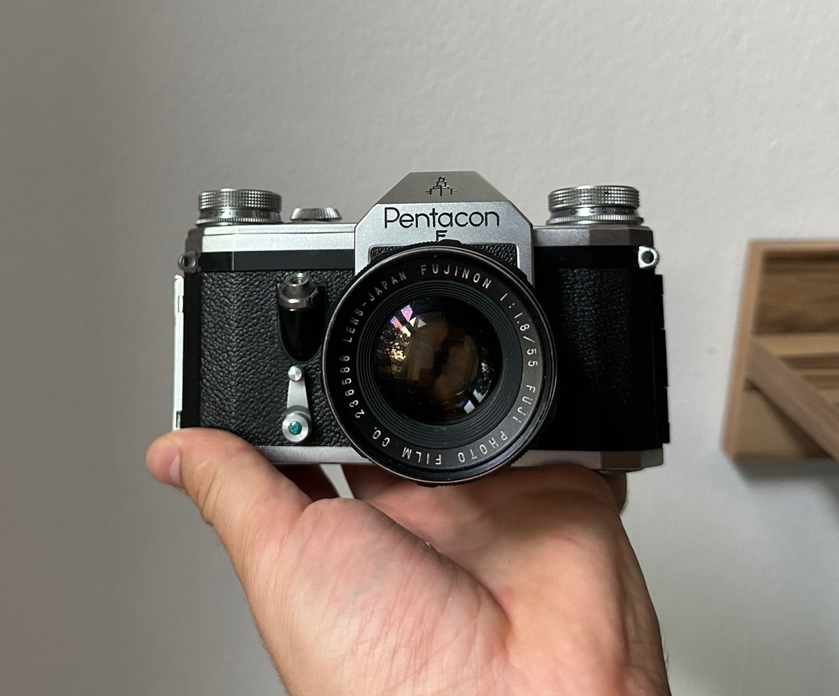 expert8182's tweet photo. Pentacon F + Fujinon 55mm F1.8
https://t.co/8PW1Wl04b7
#SLR
#camera
#photography
#buyfilmnotpixels
#analog
#collectingcameras
#filmphotography
#135film
#vintage
#filmcamera
#vintagecamera
#istillshootfilm
#pentacon
#praktica
#catawiki
#catawikicameras
#singlelensreflex https://t.co/W01jyf5yFQ