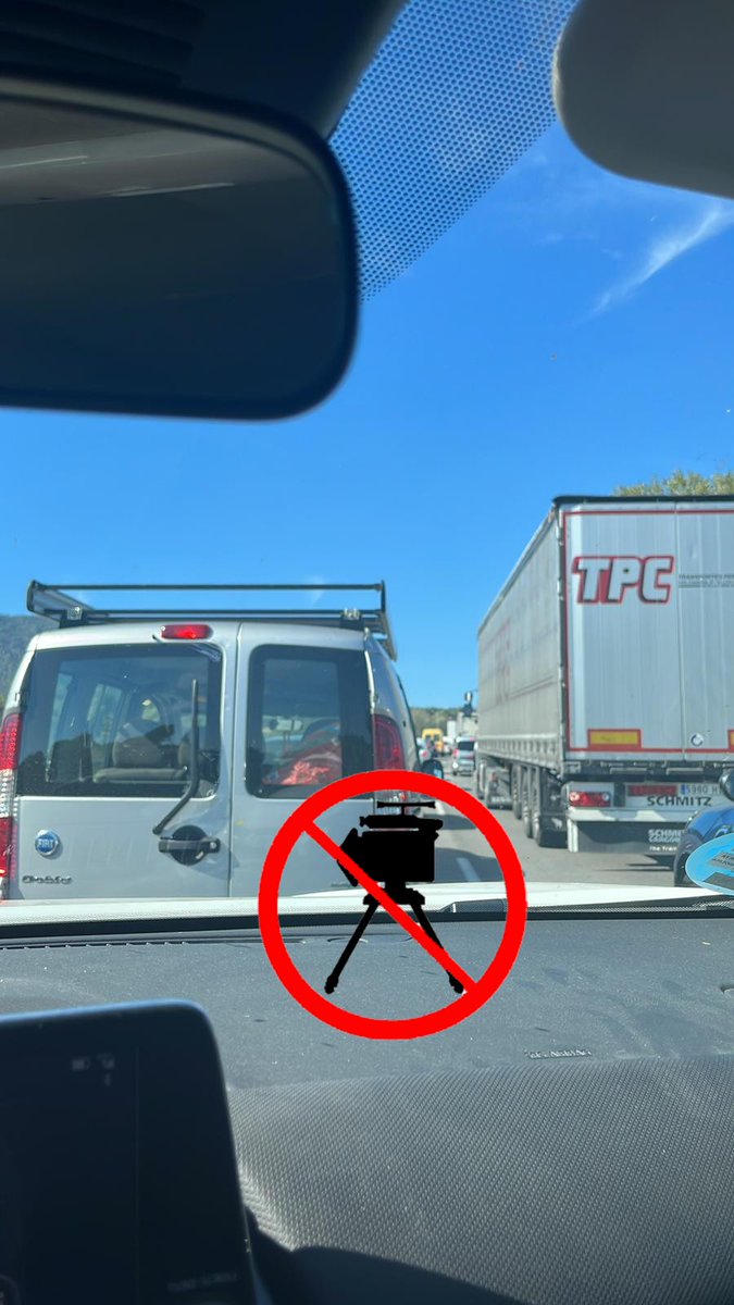 antiradarcatala's tweet photo. Imatges de l'accident greu a la C-17 a l'altura d'Hostalets de Balenyà sentit Vic. https://t.co/EHVa2Lsvt2