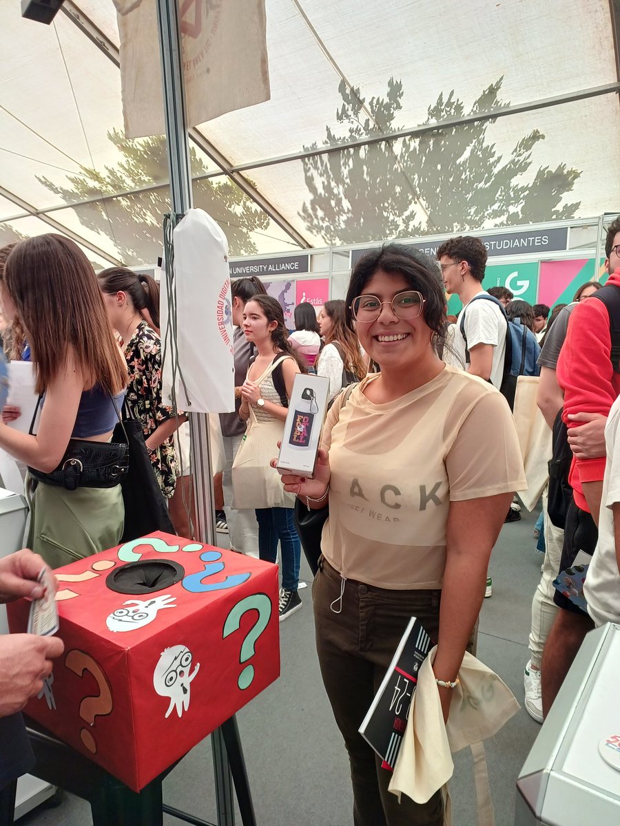 csircugr's tweet photo. Mañana súper aprovechada #gracias #Estudiantes #ugr #jjrr23 #csircugr #osl #ceprud #regalos #jornadas https://t.co/3YrZ0FJ0PS