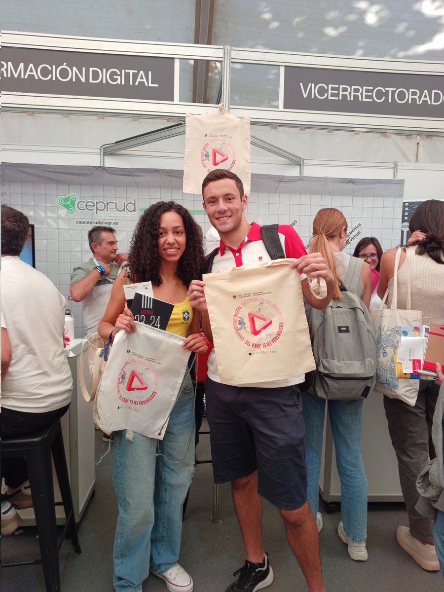 csircugr's tweet photo. Mañana súper aprovechada #gracias #Estudiantes #ugr #jjrr23 #csircugr #osl #ceprud #regalos #jornadas https://t.co/3YrZ0FJ0PS