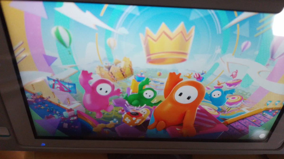 MaximoCarletti's tweet photo. @FallGuysGame The game is not launching on Nintendo Switch, It's been about 20 minutes and it won't come off,  I even reinstalled the game, it didn't help :( https://t.co/Sb0PrwS4Gk