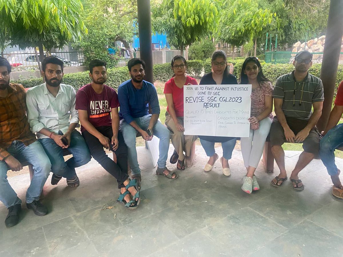 Gauravkumar6692's tweet photo. #DELHI_CHALO

#CGO_COMPLEX_29_SEP

#SSC_CGL_2023_REVISED_RESULT

#SSC_BREAK_THE_SILENCE

#ModiJiRailwayMeBhartiDo

#ModiJiRailwayBhartiDo

Sir, it is the right of the young asking for EMPLOYMENT.

The government should consider the demand of the students.

We need EMPLOYMENT 🙏 https://t.co/c7vpjQ1v9S