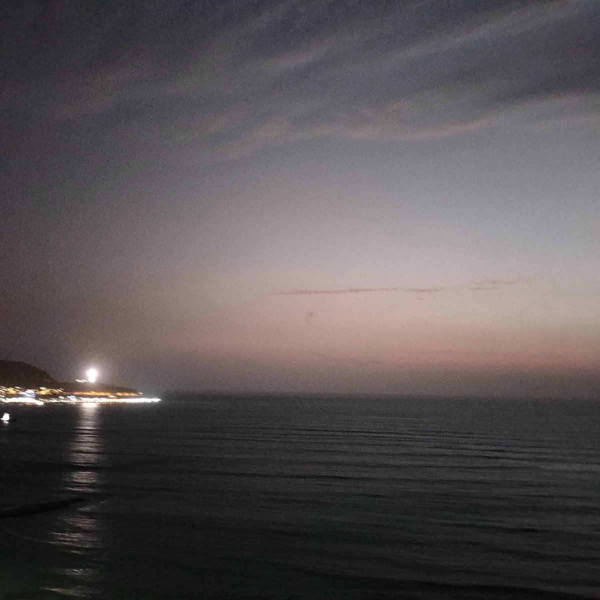 reina_y_diosa's tweet photo. Cruz del Papa en el Morro Solar, Chorrillos, Bahía de Lima,
Lima, Perú.
Fecha: 17-09-2023.
Hora: 06:33 pm
#ocaso #sunset
#twilight #vida #life #belleza #beauty #pulchritude #naturaleza #nature #lima #peru #morrosolar #cruzdelpapa https://t.co/CNf2TCWtzg