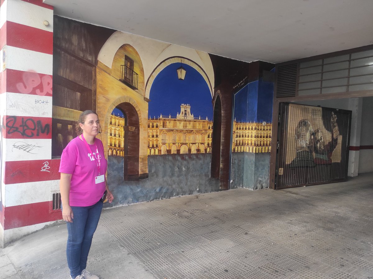 iesfrojas's tweet photo. Hoy 27 Septiembre, #DiaMundialDelTurismo2023,  hemos participado con el alumnado de 2° ASCYT  de @iesfrojas en la Visita Guiada del Barrio del Oeste ( Galería Urbana) con Montse de @BarrioOesteZOES y @TurismoSalaman 👏🏻👏🏻 #galeriaurbanasalamanca #barriodeloeste_zoes #Salamanca https://t.co/gmBYSnwRuS