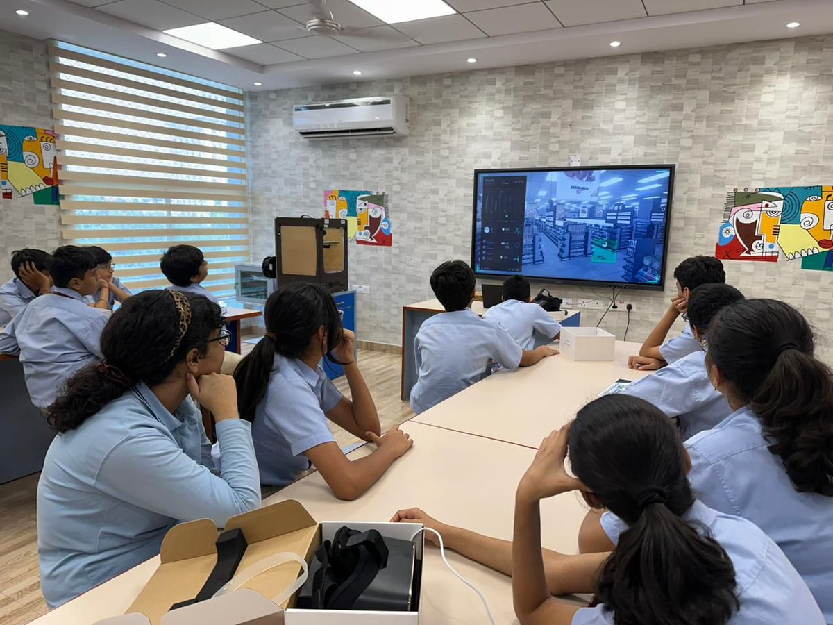 stemrobo's tweet photo. Students of Ridge Valley School, Gurugram recently had the incredible opportunity to dive into immersive learning experiences using VR headsets. 
For more details -
Contact- 1800120500400

#vrlab #metaverse #virtualreality #augmentedreality #roboticscentreforkids #AIforSchools https://t.co/kjEIp3hEy5