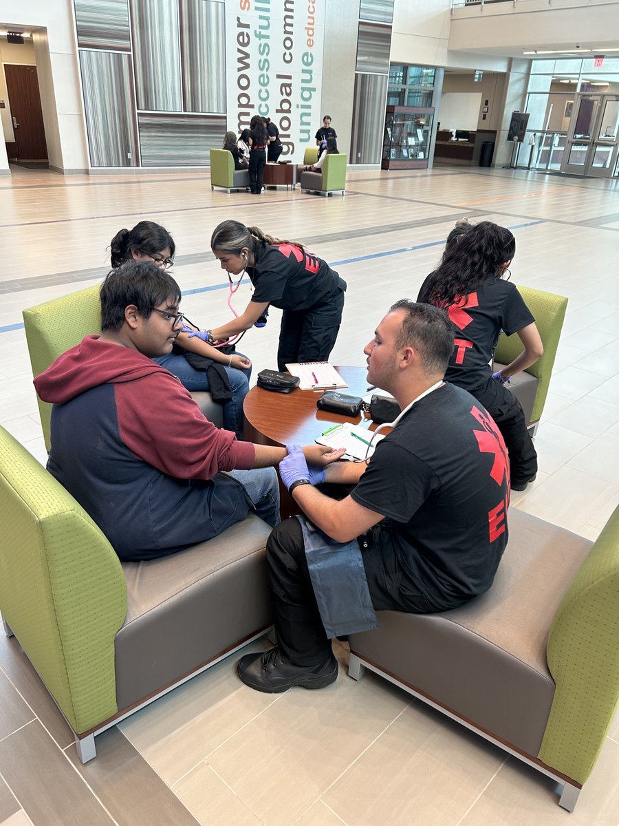 PISDCareerTech's tweet photo. Senior EMT students spent an afternoon practicing their patient interaction and vital sign skills. Great to see these future first responders in action. #PISDCTE #CTE #OneTeamOneGoal #emt #ctetx #practicemakesperfect #paramedic #rescue #emtlife #firstresponders https://t.co/9j0p6YAUY2