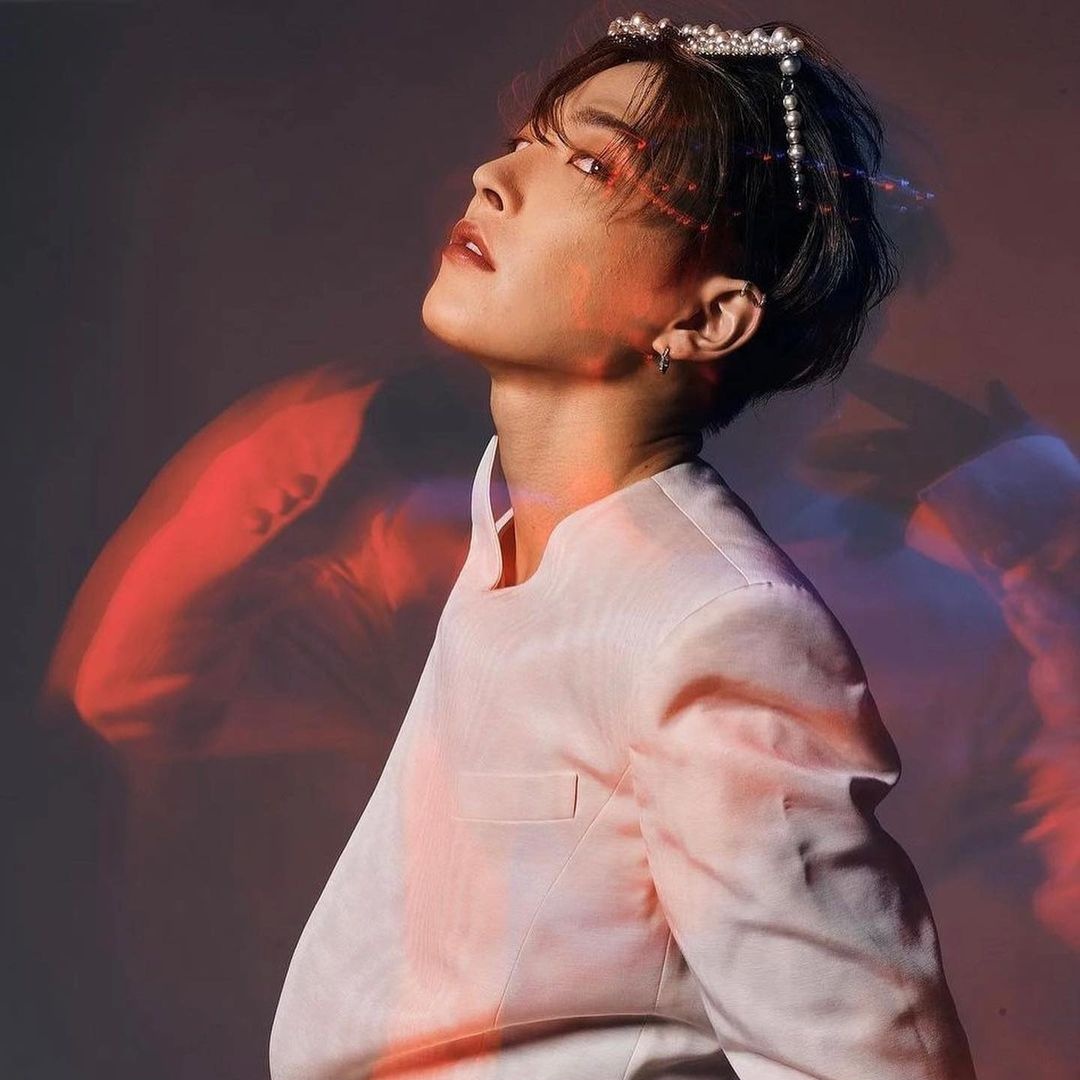 1024updates's tweet photo. HONGJOONG AT PARIS FW 

#BalmainPrinceHongjoong 
#HONGJOONGXBALMAIN  
#ATEEZ #에이티즈 #HONGJOONG https://t.co/UV47rFzXM7