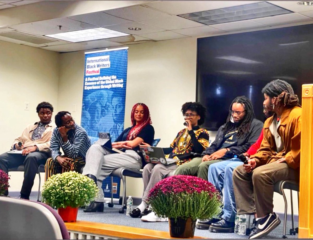 kts_HU's tweet photo. We had a great time hosting a study circle with @MoorlandHU at the International Black Writers Festival yesterday! https://t.co/GbJXvwgoXo