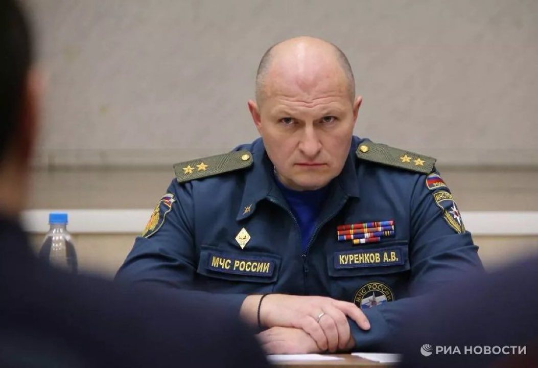 Орсууд гарцаа б.хгүй нэг зүйл сэтгэцэн б.а.
Яг юув?🤔
Захын агентлагын нэг албаны даргыг Монгол улсын ерөнхийлөгч хүлээж авч уулздаг ёс огт б.хгүй.
Уулзахдаа ийм харц тулгана гдг б.ж боломгүй үйлдэл.
Энэ үйлдэлн тэд ямар нэг зүйл хийхээр шийдцэн б.а гсн үг шүү.
МАН юу нуугаад б.а