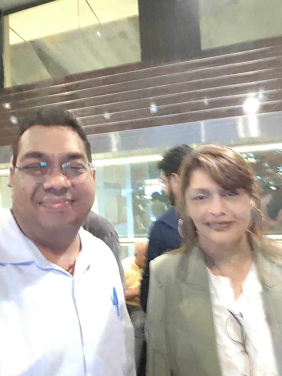 Met #pallavijoshi at the special screening of the most awaited movie Vaccine war

Looking forward

Will write about the movie later