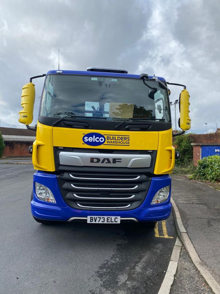 MotusDAF's tweet photo. Check out this new DAF CF, ready to hit the road for Selco Builders Warehouse! We love it! 🤩
#NewDAF #DAFTrucks #DAFCF #New #Handover #MotusDAF #MotusCommercials https://t.co/TxTjdD5Ws1