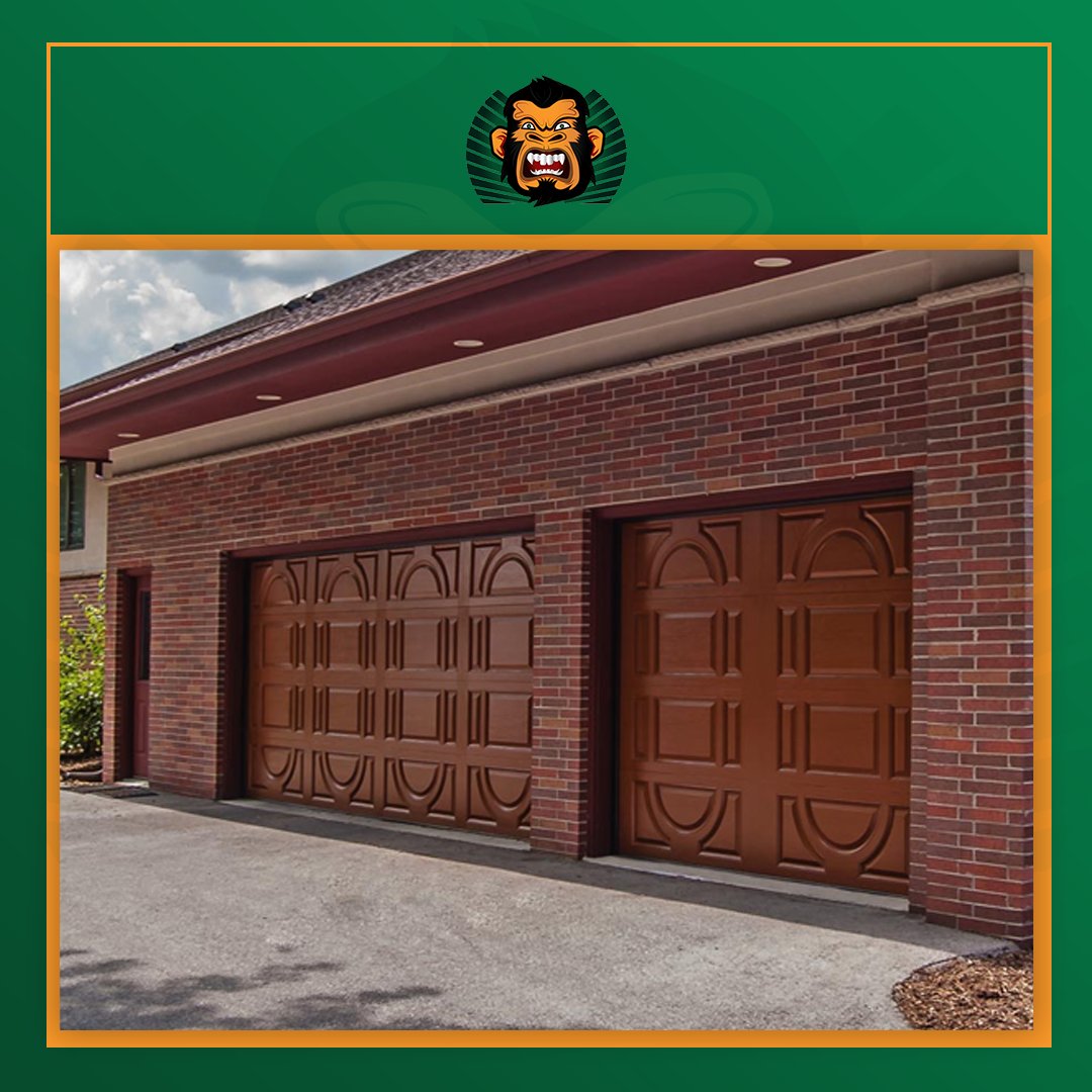DoorGorilla's tweet photo. Upgrade your home's curb appeal and functionality with our expert garage door installation service. We specialize in installing all types of garage doors, ensuring a perfect fit for any style or budget. Contact us today to discuss your needs! #GarageDoors #HomeImprovement #Instal https://t.co/TRvZXEJUJE