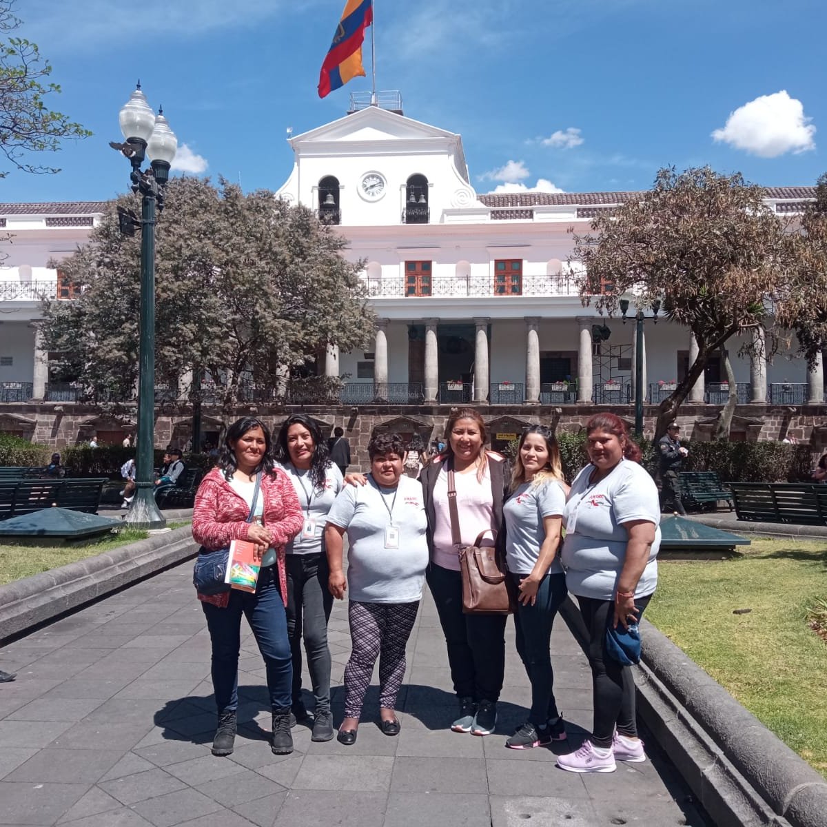 RedTraSex's tweet photo. 🇪🇨 #Ecuador ¡Seguimos fortaleciéndonos desde Quito! Realizamos trabajo de campo con las compañeras de AMARC. También conocimos de cerca el importante trabajo de @CEMOPLAF.

En Ecuador y LAC, ¡las trabajadoras sexuales rompemos cadenas! #TrabajoSexualEsTrabajo 🧡 https://t.co/aFSt3mOGP8