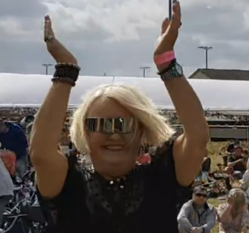 @JeanRogersActs #ageingbetter @Ageing_Better 
I am 60 and this was me this summer....scuba diving, in VR Rec Room and at music festivals.   60yo women are always portrayed as old grey wrinkleys!  Not me!