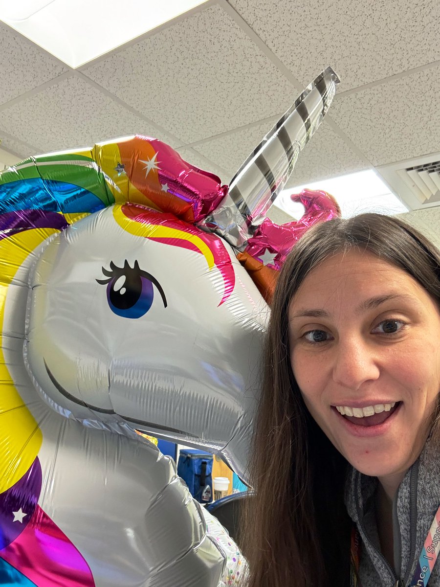 MedPEEdsKidneys's tweet photo. When your patient talks about how excited they are to see you on their birthday you bring a comically large unicorn balloon to celebrate. #pedslife https://t.co/hcEiAjVdfP