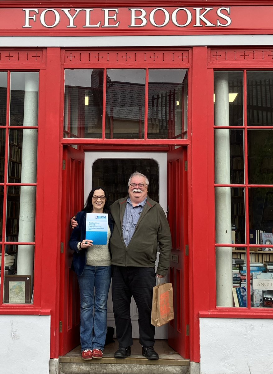 Massive thanks to the <a href="/mayordcsdc/">Mayor Derry Strabane</a> Cll Patricia Logue joining us at the #BookshopSocial #Derry with Kate from <a href="/BAbooksellers/">Booksellers Association</a>, <a href="/Dawn/">☆dawn</a> from @BooksellingI, staff from <a href="/WFoyleside/">WaterstonesFoyleside</a> #FoyleBooks &amp; <a href="/GuildhallPress/">Guildhall Press</a> &amp; special thanks also to <a href="/MerdogBooks/">Merdog Books</a> &amp; <a href="/ColmcillePress/">Colmcille Press/Cló Cholmcille</a> for the goodies! 💚