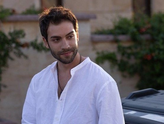 yakışıklılığı başka bir seviyede

ParlayanYıldız BerkayAkgül