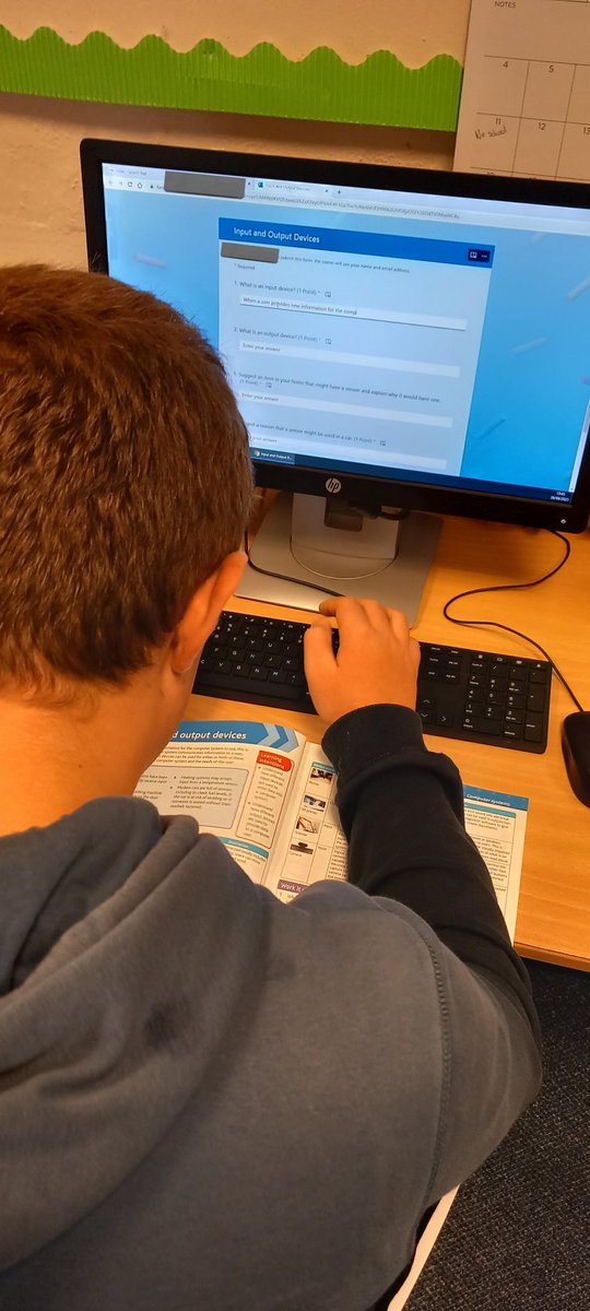 MissHedges_'s tweet image. These pupils have been combining prior knowledge about input and output devices with new learning to help them to answer questions on a #MicrosoftForm. They were both able to give examples of sensors on devices at home 😀

#IWBStech #MIEExpert