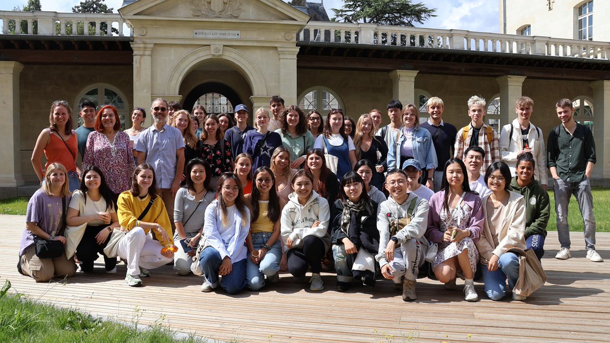 What is SciencesPo? | #EAIE2023 

Founded in 1991, @Sc_Po_Rennes welcomes every year more than 1300 students in initial education, including about 100 international students. It is a State-run higher education which provides future senior executives and top civil servants... 1/2