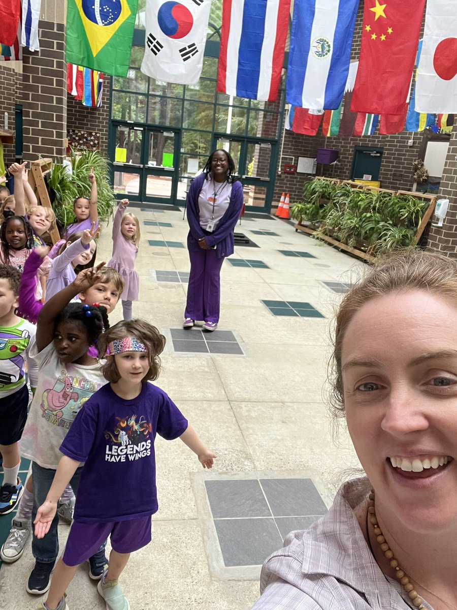 MusicwithLittle's tweet photo. Yesterday’s purple 💜 day was particularly picturesque 👏👏 @EphesusElem @EphesusPTA https://t.co/QckyvST7Ha