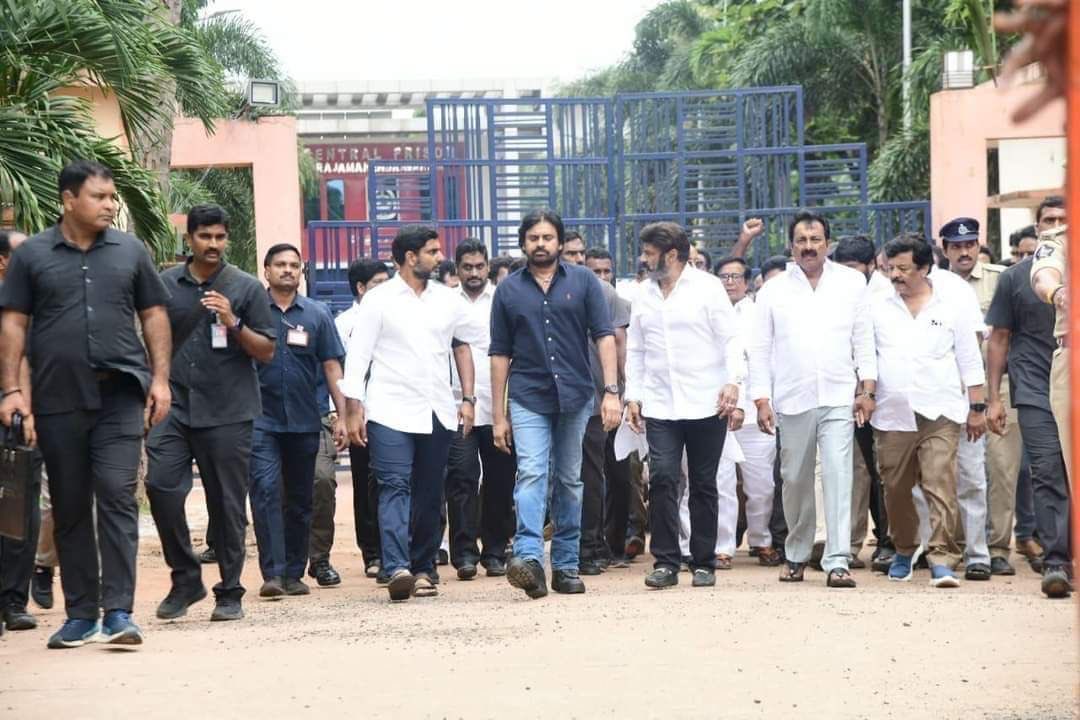 యుద్ధం కావాలంటే యుద్ధమే ఇస్తాం 
#OriginalPhoto 
#JSPTDPTogether