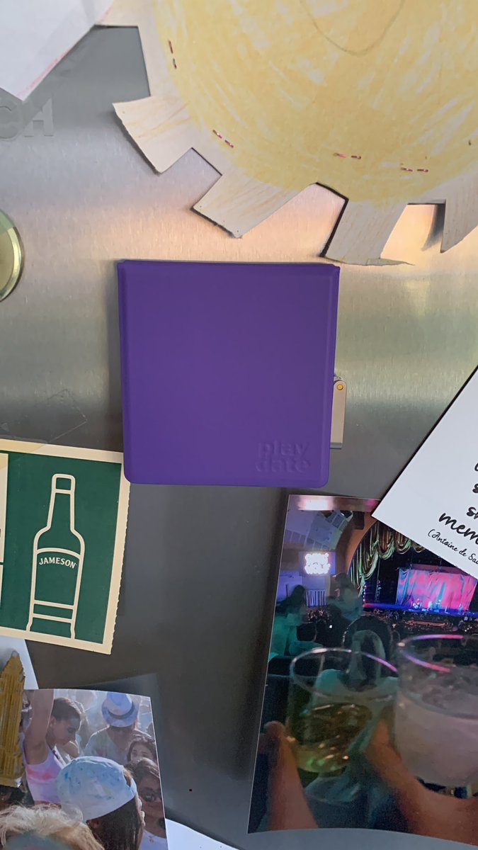 Prawnchen's tweet photo. #Playdate ist da und großartig. Hält sogar am Kühlschrank :). Eins hab ich noch abzugeben :).  #bestebergfestwasgibtaufderwelt https://t.co/yDD5vB3iSV