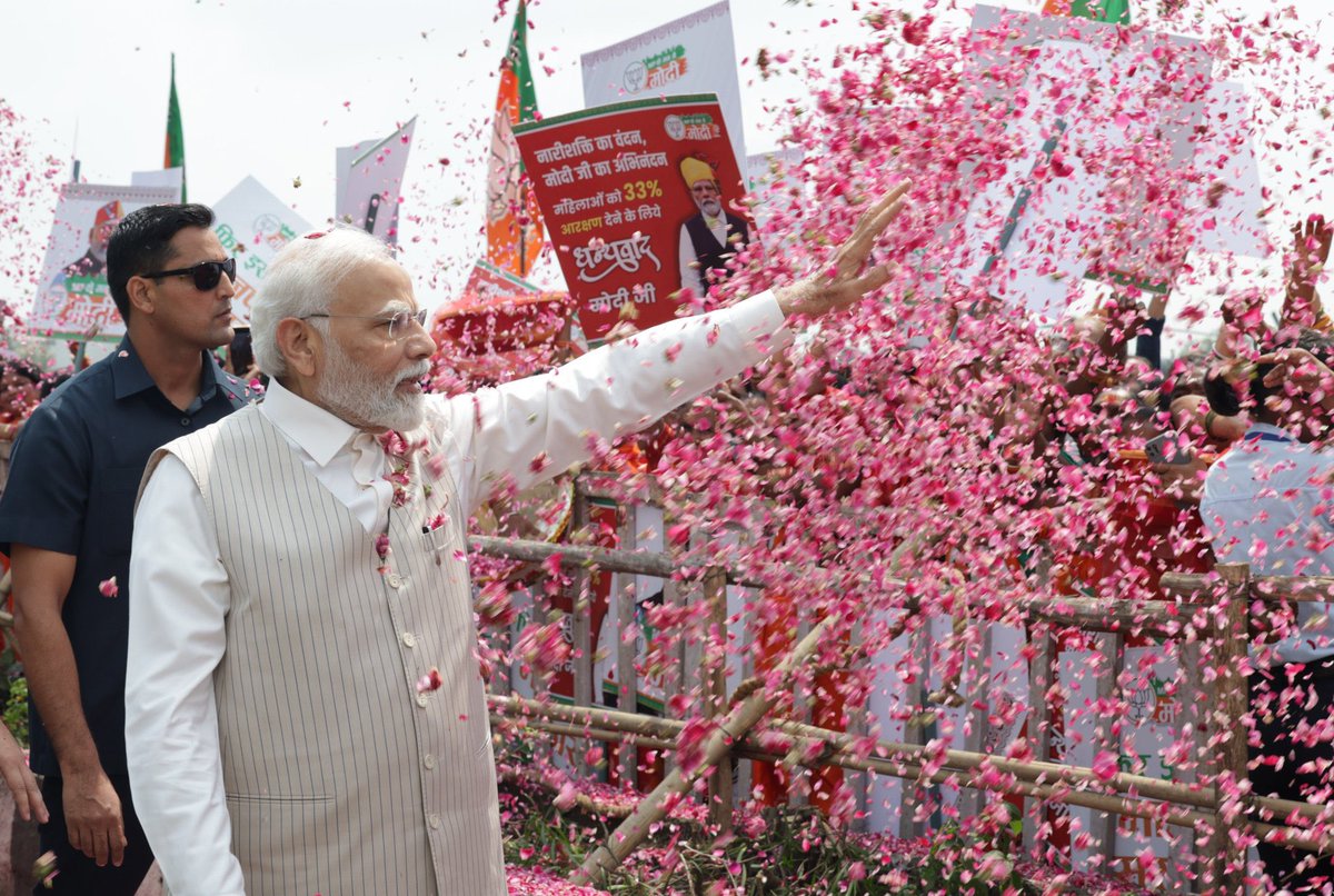 मध्य प्रदेश से निकले महान व्यक्तित्वों ने हमे यहां तक पहुँचाया है। अनेकों लोगों का तप और त्याग भाजपा के हर कार्यकर्ता को प्रेरित करता है, इसलिए मध्य प्रदेश सिर्फ भाजपा के विचार का नहीं बल्कि विकास के विजन का भी महत्वपूर्ण केंद्र है : <a href="/narendramodi/">Narendra Modi</a> जी 
#भाजपा_कार्यकर्ता_महाकुम्भ